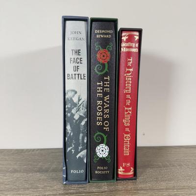 LOT 236L: Folio Society Books - The Face of Battle, The Wars of The Roses & The History of the Kings of Britain