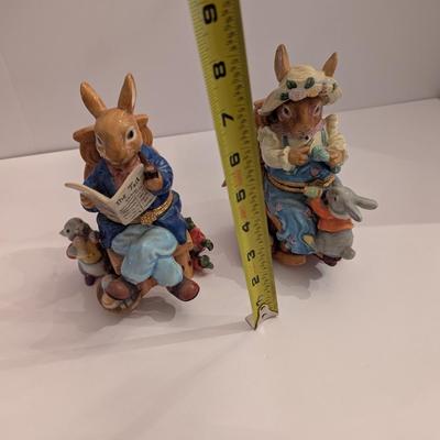 Approx 8" Tall Peter Rabbit & Mama Rabbit Porcelain Hinged Trinket Box