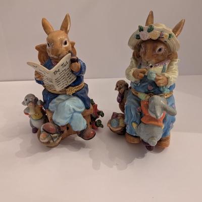 Approx 8" Tall Peter Rabbit & Mama Rabbit Porcelain Hinged Trinket Box