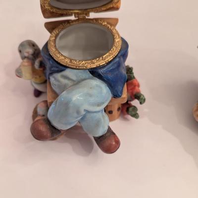 Approx 8" Tall Peter Rabbit & Mama Rabbit Porcelain Hinged Trinket Box