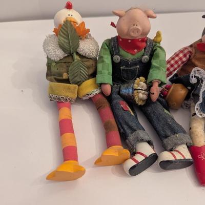 Ceramic Avon Down On The Farm Animal Sitters