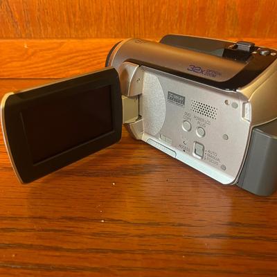 Panasonic Palmcorder & Canon Powershot (O-MG)
