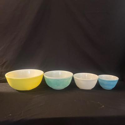 Four Nesting Pyrex Bowls (LR-MG)