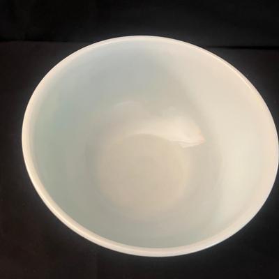 Four Nesting Pyrex Bowls (LR-MG)