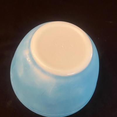 Four Nesting Pyrex Bowls (LR-MG)