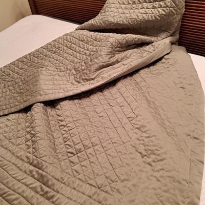 Selection of Fine Bedding: Quilt, Satin Coverlets, Bedspreads, Pillows (PB-SD)
