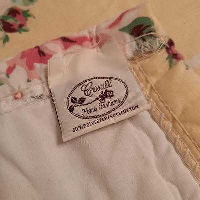 Selection of Fine Bedding: Quilt, Satin Coverlets, Bedspreads, Pillows (PB-SD)