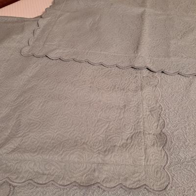 Selection of Fine Bedding: Quilt, Satin Coverlets, Bedspreads, Pillows (PB-SD)