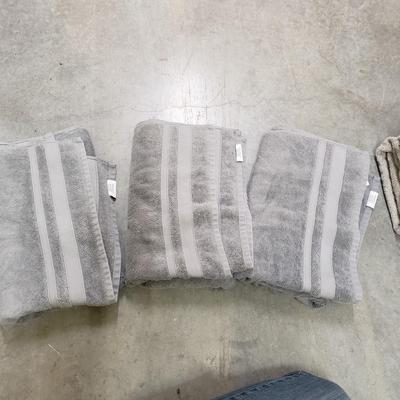 Wamsutta, Threshold Towels, Tanita Digital Scale and More (2058F-KD)