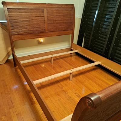 Richardson Bros. Co. Queen Size Contemporary Oak Sleigh Bed (PB-SD)