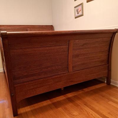 Richardson Bros. Co. Queen Size Contemporary Oak Sleigh Bed (PB-SD)