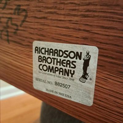 Richardson Bros. Co. Queen Size Contemporary Oak Sleigh Bed (PB-SD)
