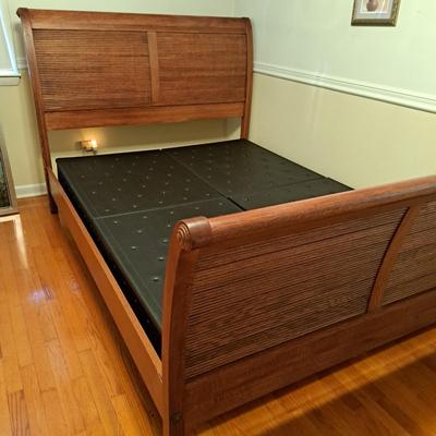 Richardson Bros. Co. Queen Size Contemporary Oak Sleigh Bed (PB-SD)