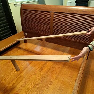 Richardson Bros. Co. Queen Size Contemporary Oak Sleigh Bed (PB-SD)