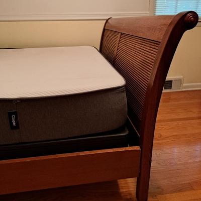Richardson Bros. Co. Queen Size Contemporary Oak Sleigh Bed (PB-SD)