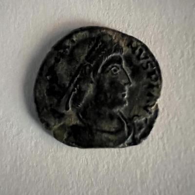Bronze Roman coin circa 370 AD. 1 inch
