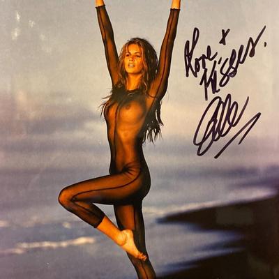 Elle Macpherson signed photo