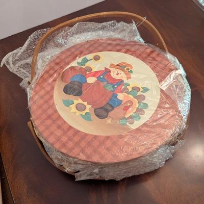 New Harvest Woven Pie/Dessert Basket With Wood Lid/Liner/Handles 12"