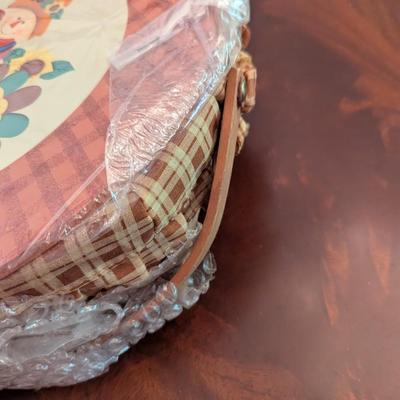 New Harvest Woven Pie/Dessert Basket With Wood Lid/Liner/Handles 12"