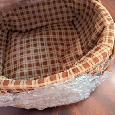 New Harvest Woven Pie/Dessert Basket With Wood Lid/Liner/Handles 12"