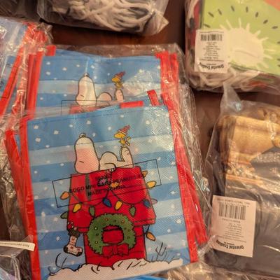 New Burlap Plastic Paper Gift/Treat Bags