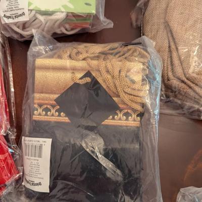 New Burlap Plastic Paper Gift/Treat Bags