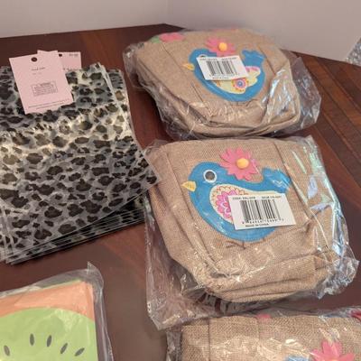New Burlap Plastic Paper Gift/Treat Bags