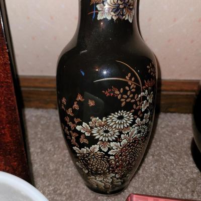 Lot of collectibles and vases