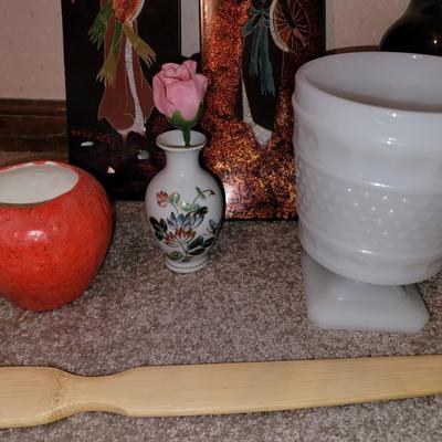 Lot of collectibles and vases