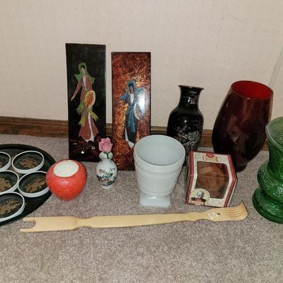 Lot of collectibles and vases