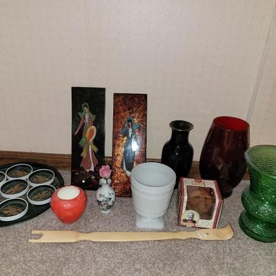 Lot of collectibles and vases
