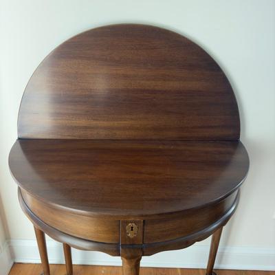 321 Statton Old Towne Cherry Flip Top Hall Table