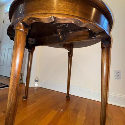 321 Statton Old Towne Cherry Flip Top Hall Table