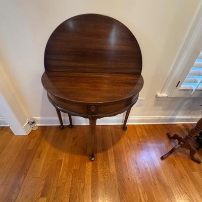 321 Statton Old Towne Cherry Flip Top Hall Table