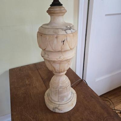 LOT 1X : Small Wooden Side Table With Drawer, Table Lamp, and Wood Framed Mirror