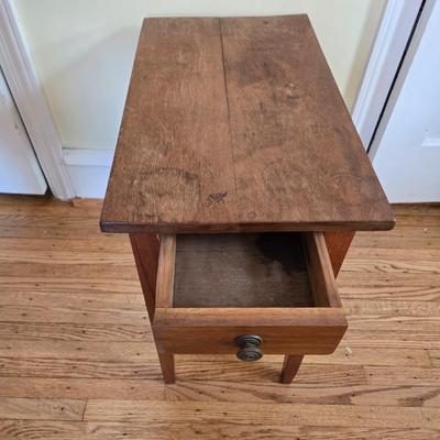 LOT 1X : Small Wooden Side Table With Drawer, Table Lamp, and Wood Framed Mirror