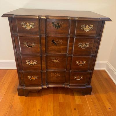 323 Vintage Baker Furniture Georgian Design Mahogany Block Front Dresser