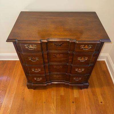 323 Vintage Baker Furniture Georgian Design Mahogany Block Front Dresser