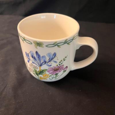 Thomson Pottery ‘Floral Garden’ Dinnerware Set (K-RG)