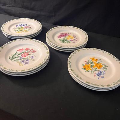 Thomson Pottery ‘Floral Garden’ Dinnerware Set (K-RG)