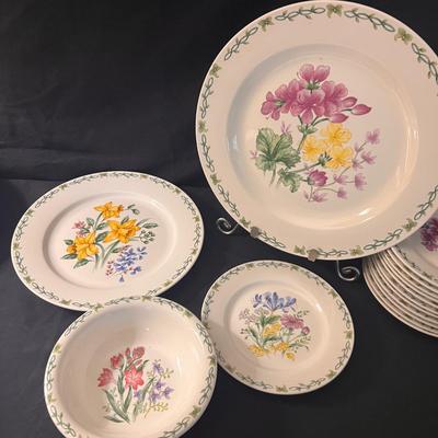 Thomson Pottery ‘Floral Garden’ Dinnerware Set (K-RG)