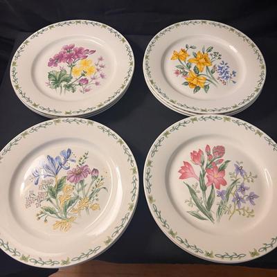Thomson Pottery ‘Floral Garden’ Dinnerware Set (K-RG)