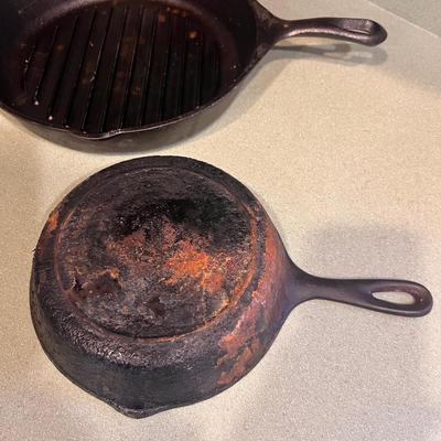 Cast Iron Pans - Lodge & More (K-RG)
