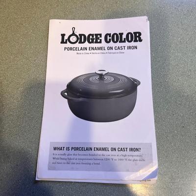 Two Lodge Cast Iron Pots (K-RG)