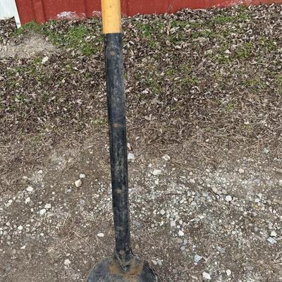 Oshkosh Deep Hole Shovel