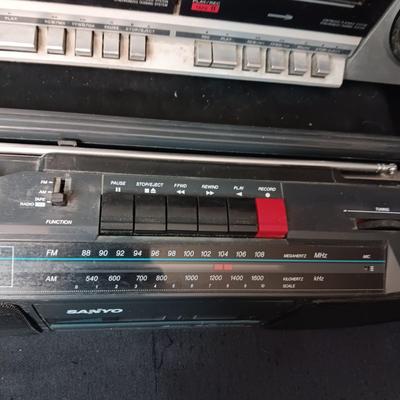 2 PORTABLE RADIOS (PLEASE READ DESCRIPTION)