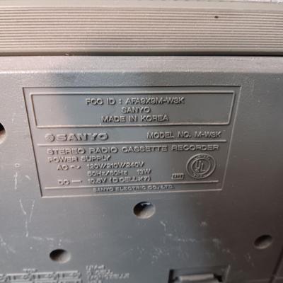 2 PORTABLE RADIOS (PLEASE READ DESCRIPTION)