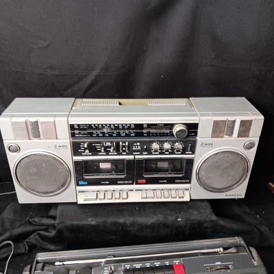 2 PORTABLE RADIOS (PLEASE READ DESCRIPTION)