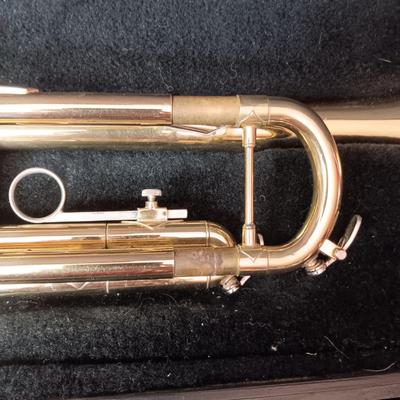 VERY NICE BACH SELMER TRUMPET IN HARD SIDED CASE