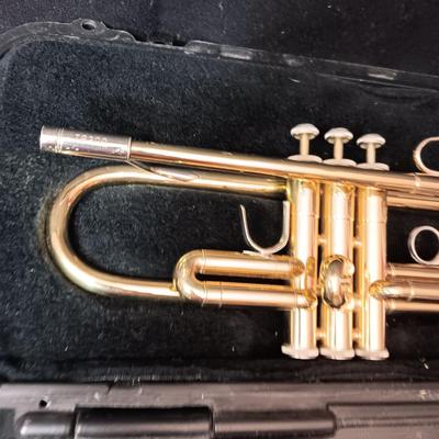 VERY NICE BACH SELMER TRUMPET IN HARD SIDED CASE